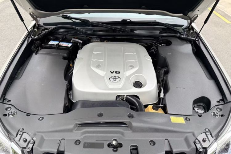 Used Toyota Crown 2012 2.5L Royal Leather Edition
