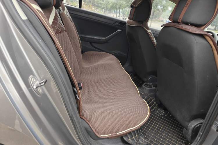 Used Volkswagen Jetta 2013 1.6L Manual Fashion Edition