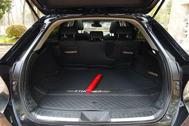 Used Toyota Harrier 2022 2.0L CVT Two-Wheel Drive Deluxe Edition Interior 8