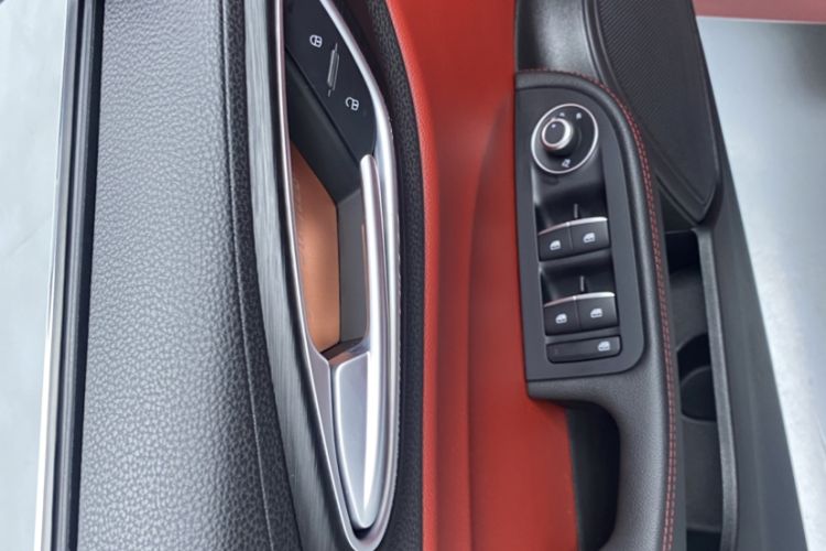 Used Alfa Romeo Giulia 2017 2.0T 280HP Luxury Edition
