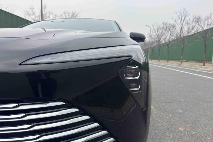 Used Buick LaCrosse 2025 28T Platinum Edition
