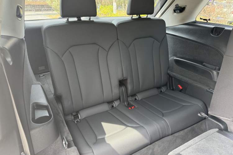 Used Audi Q7 2020 55 TFSI quattro S line sports model
