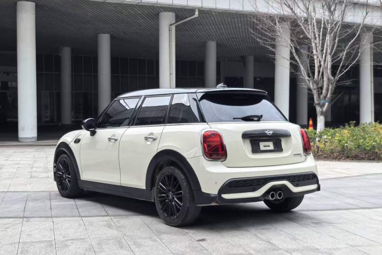 Used MINI MINI 2022 2.0T COOPER S Classic Edition Five-Door Version
