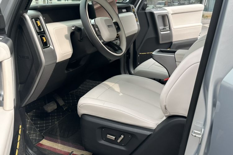 Used iCAR V23 2025 401 Two-Wheel Drive Intelligent Driving Version
