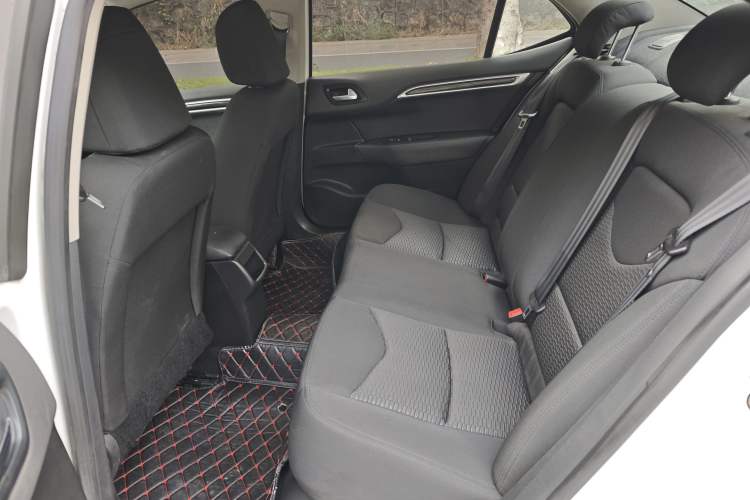 Used Citroen C4L 2015 1.8L Automatic Luxury Edition Interior 2