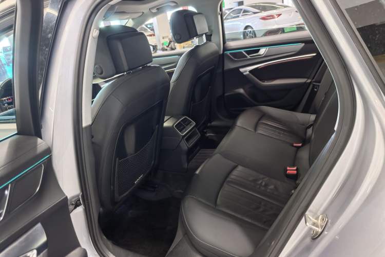 Used Audi A6 2022 allroad quattro Explorer 55 TFSI Prestige Off-Road Model
