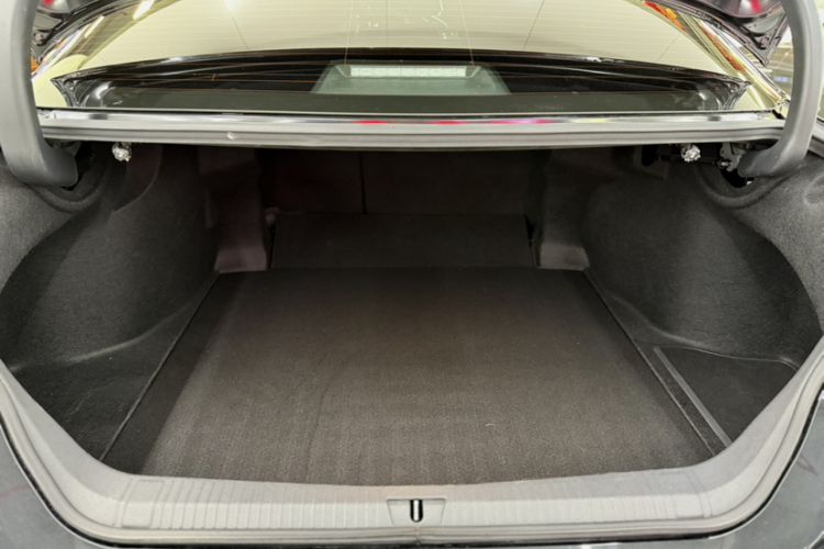 Used Toyota Avalon 2019 Dual-Engine 2.5L XLE Prestige Version China VI Standard
