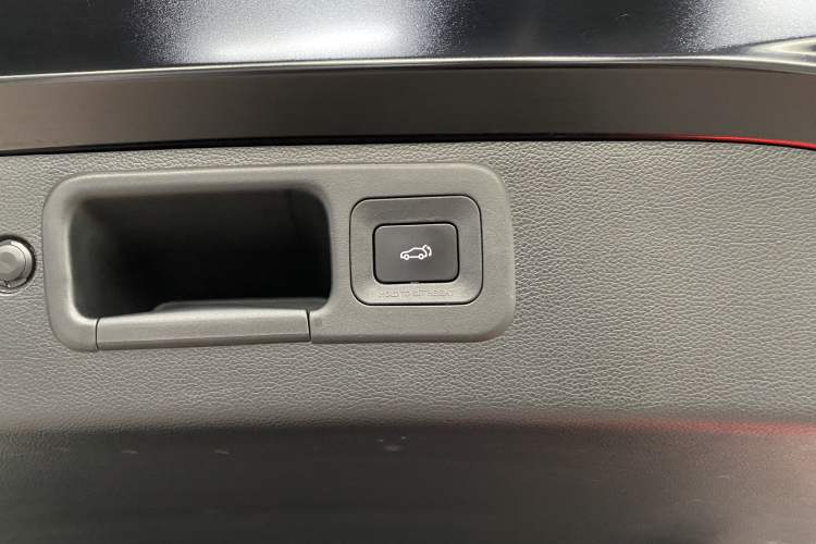 Used GAC Trumpchi GS8 2024 Linghang Series 2.0 TGDI Two-Wheel Drive Luxury Smart Connectivity Version Interior 8