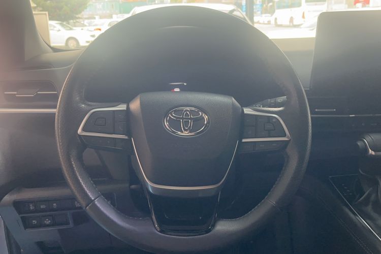 Used Toyota SIENNA 2021 2.5L Hybrid Premium Edition