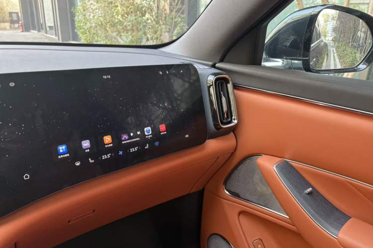 Used Hima AITO M8 2025 Extended-Range Ultra Version 53.4 kWh 6-Seater Edition
