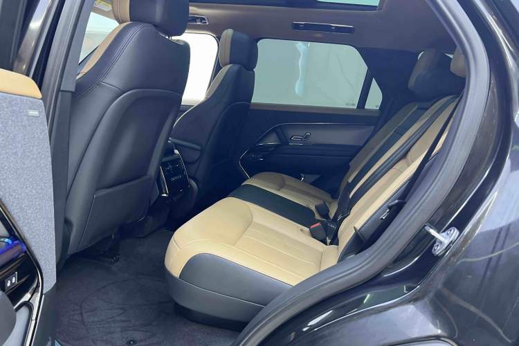 Used Land Rover Range Rover Sport 2023 400PS Dynamic SE
