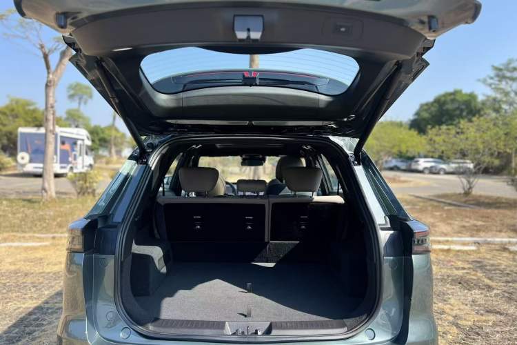 Used Chery Tiggo 8 PLUS 2025 290TGDI DCT Prestige 5-Seater
