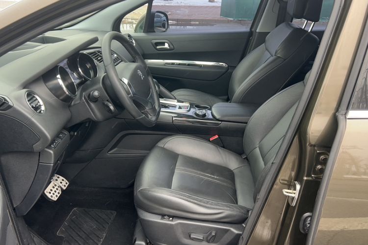 Used Peugeot 3008 2015 1.6THP Automatic Prestige Edition Interior 1