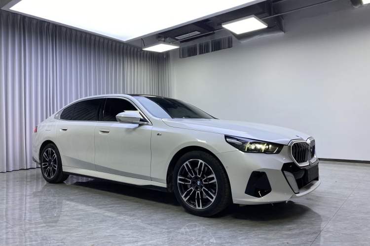 Used BMW 5 Series 2024 530Li Leading Model M Sport Package Exterior 6