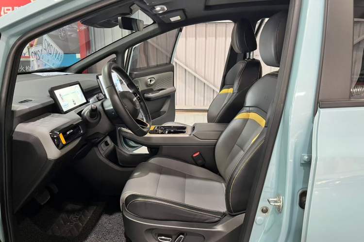 Used AION Y 2022 70 Tech Edition Lithium Iron Phosphate
