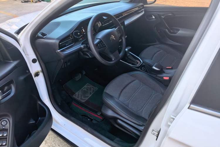 Used Citroen C3-XR 2021 190THP DCT ZhiShang Edition Interior 2