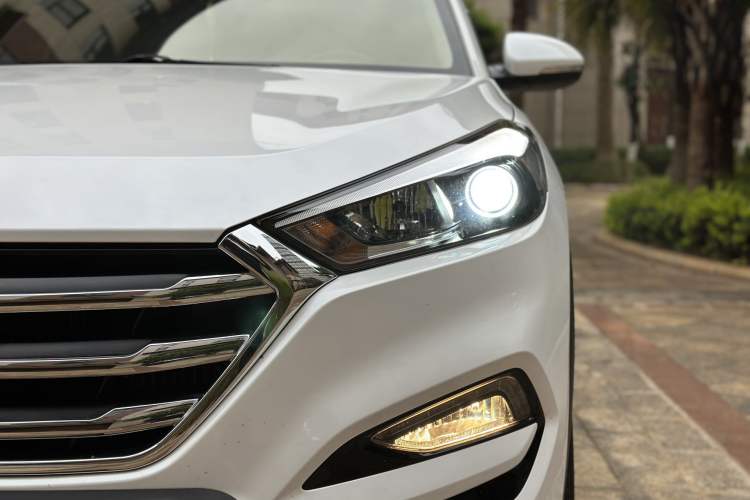 Used Hyundai Tucson 2018 1.6T Dual-Clutch Two-Wheel Drive 15th Anniversary Special Edition