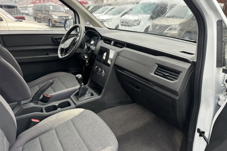 Used Wuling Hongguang PLUS 2019 1.5T Manual Standard Version 7 Seats