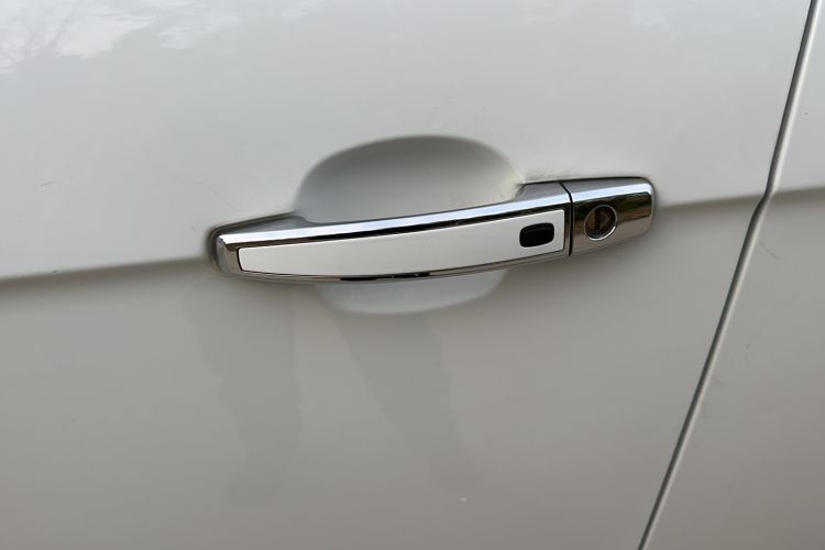 Used Chevrolet Captiva 2017 2.4L 4x4 Flagship Edition 7-Seater