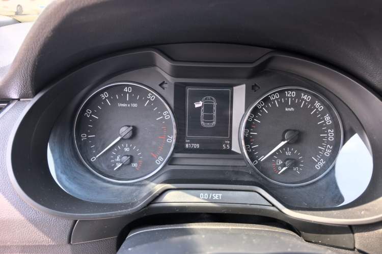 Used Skoda Octavia 2016 1.6L Manual Smart Drive Version Instrument Cluster