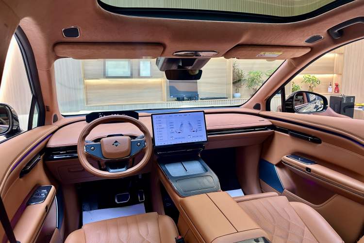 Used Hyptec HT 2025 825 Max Interior 2