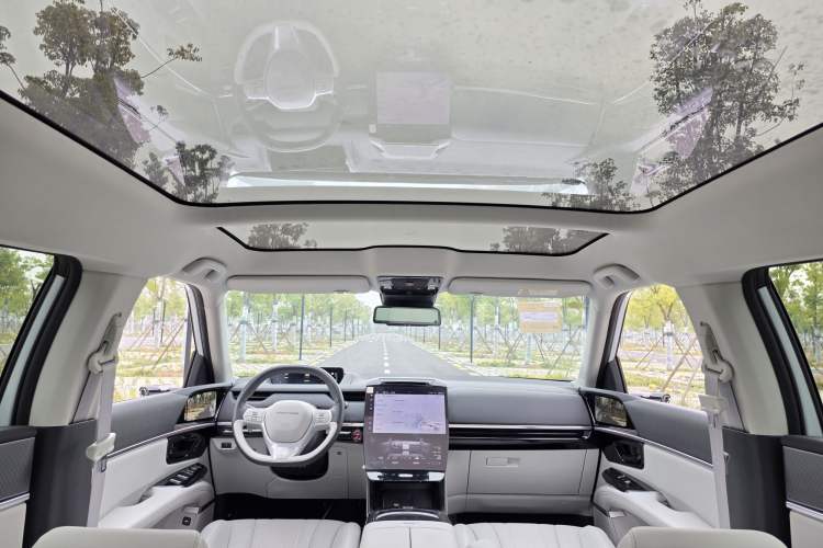 Used Honda P7 2025 Rear-Drive Long-Range Pro