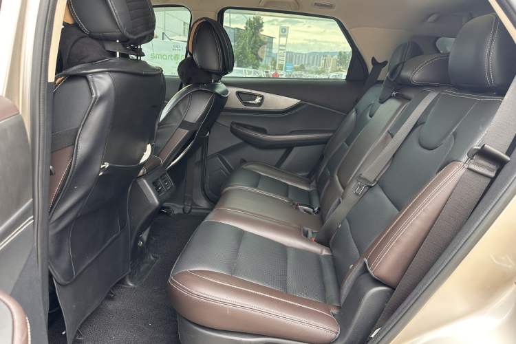 Used Dongfeng Fengon S560 2018 1.8L CVT Smart Connect 7-Seater