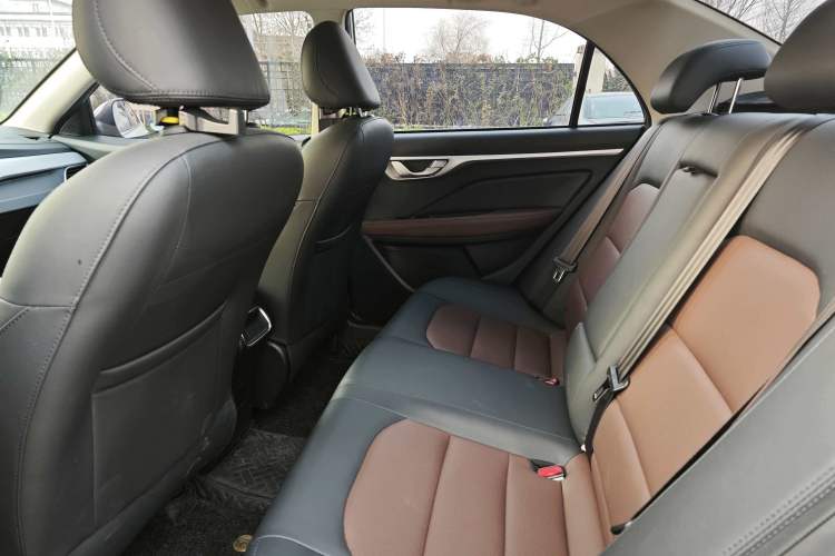 Used Geely Auto Vision 2019 Upgraded Model 1.5L CVT Luxury Version China VI Standard
