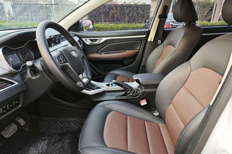 Used Geely Auto Vision 2019 Upgraded Model 1.5L CVT Luxury Version China VI Standard
