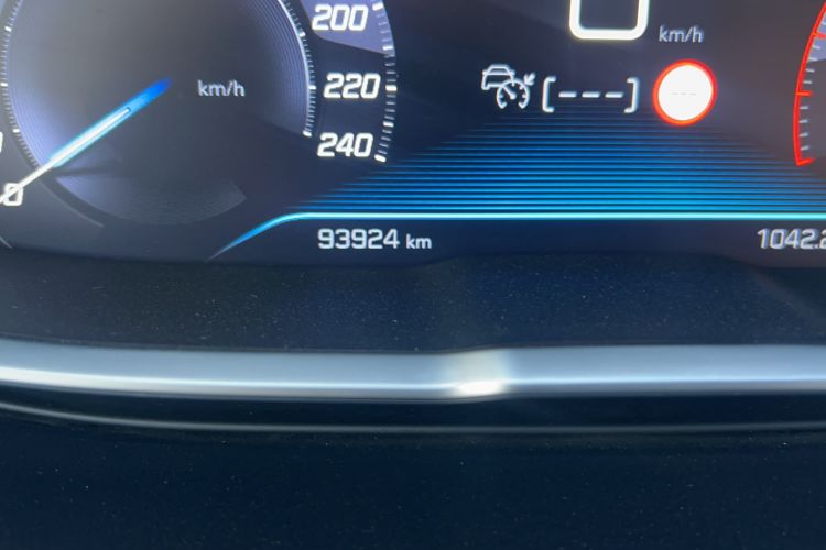 Used Peugeot 5008 2017 380THP 7-Seater Luxury GT Edition Odometer Close Up