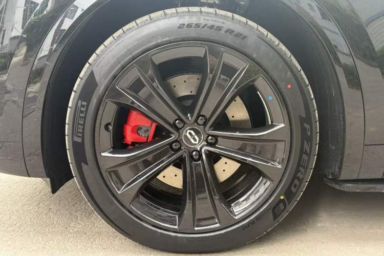 Used Hima AITO M8 2025 Model Pure Electric Ultra Six-Seat Four-Wheel-Drive Version