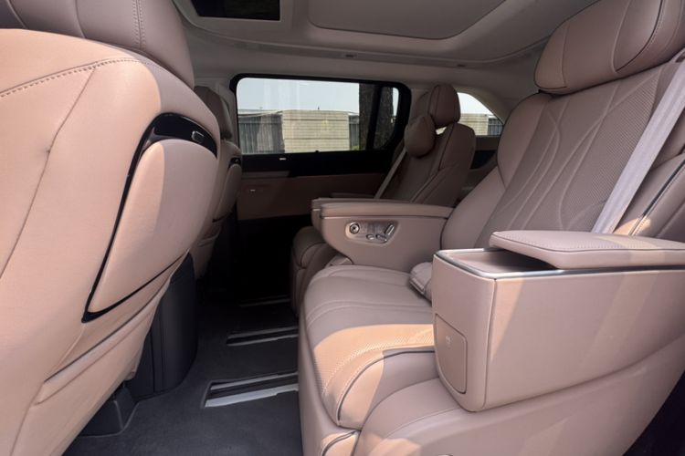 Used XPeng X9 2025 740 Ultra-Long Range Max
