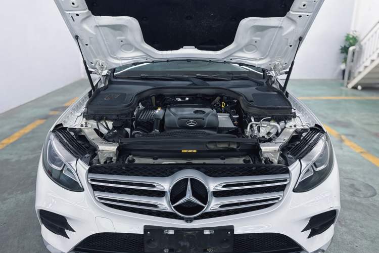 Used Mercedes-Benz GLC 2017 GLC 260 4MATIC Luxury Model Interior 8