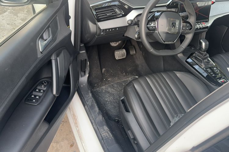 Used Peugeot 408 2022 1.6T Light-Chasing Edition
