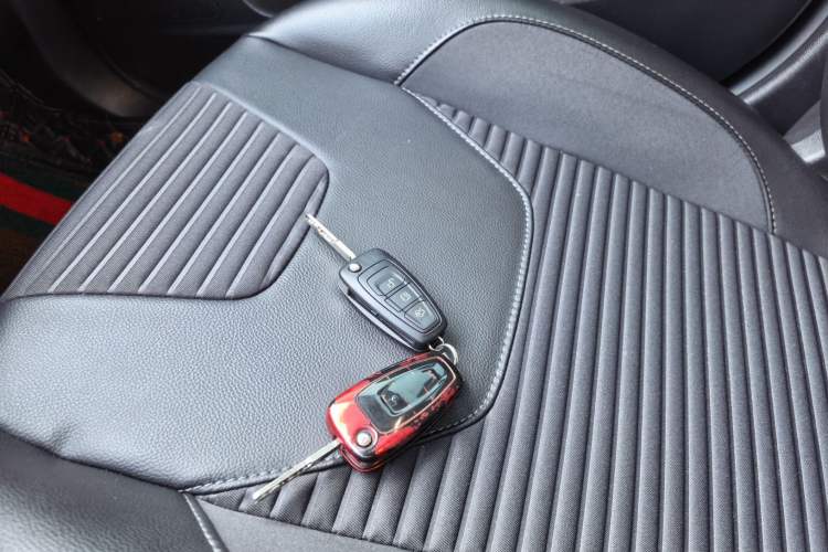 Used Ford Focus 2018 Hatchback Classic 1.6L Automatic Trendy SmartDrive Edition Interior 8