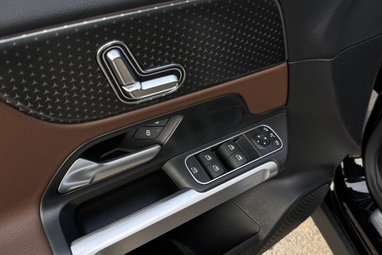 Used Mercedes-Benz GLB 2024 GLB 220 Dynamic Edition Interior 10