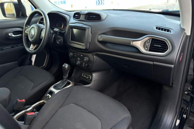 Used Jeep Renegade 2017 180T Automatic High-Energy Version