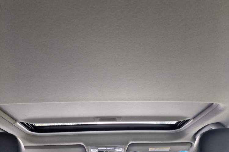 Used Toyota Camry 2015 2.5G Luxury Navigation Edition Headliner