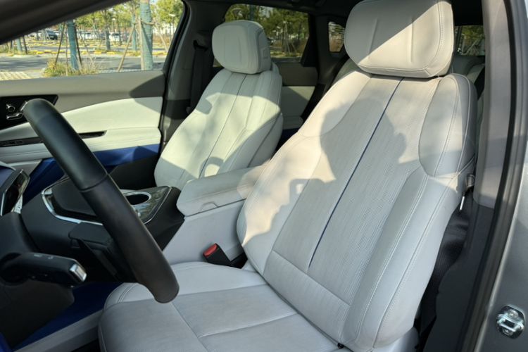 Used Cadillac OPTIQ 2024 Standard Range Version