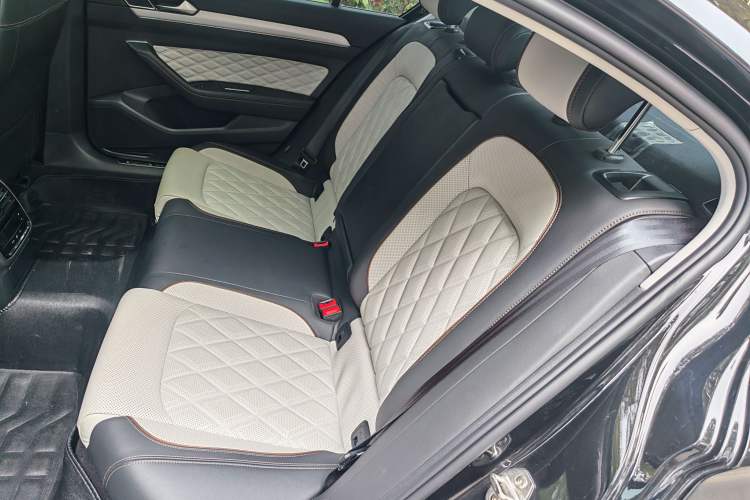 Used Volkswagen Magotan 2023 2 Million Units Commemorative Edition 330TSI DSG Luxury Version