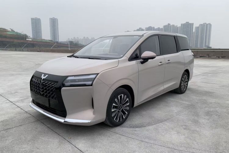 Used Wuling Starlight 730 2025 Model Plug-in Hybrid 125km Luxury Edition