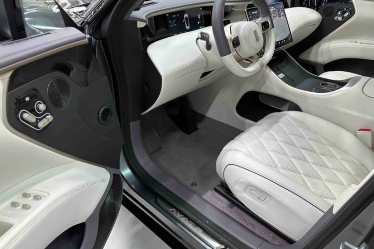 Used Avatr 11 2025 Night Rider Edition Interior 3