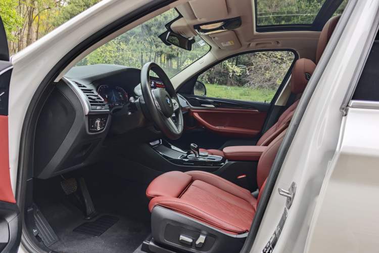 Used BMW X3 2022 Restyled xDrive25i M Sport Package Interior 5