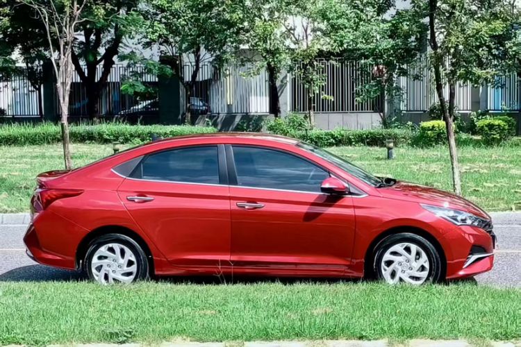 Used Hyundai Verna (new generation) 2020 1.4L CVT GLS Cool Edition Exterior 9