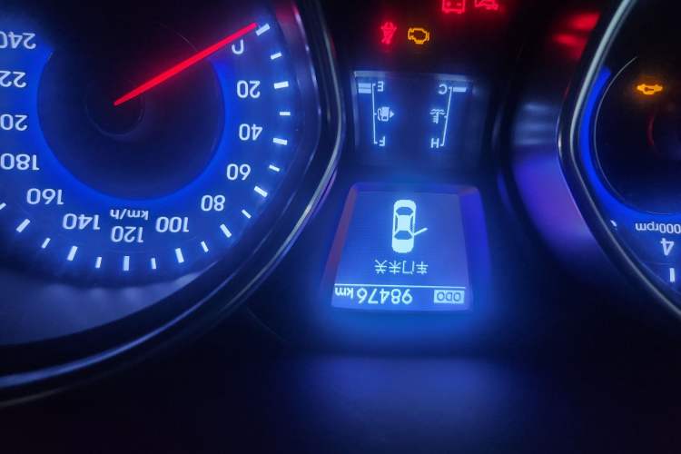 Used Hyundai Elantra (5th Generation / Langdong) 2012 1.6L Manual Leading Model Odometer Close Up