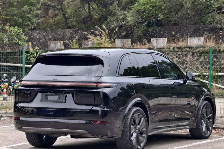 Used Li Auto L7 2024 Pro Model Exterior 3