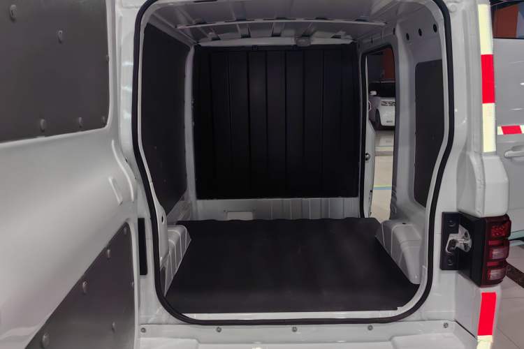 Used Chengshi 01 2023 Light Edition 1.5kW Charging Single-Row Closed-Body 2-Seater Cargo Van