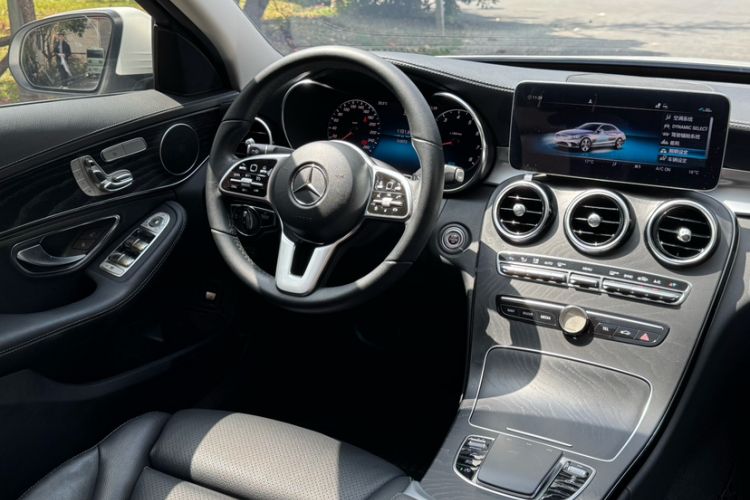 Used Mercedes-Benz C-Class 2019 Restyled C 260 L Sport Edition Gear Lever