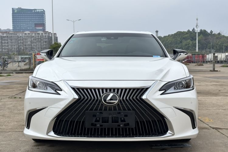 Used Lexus ES 2020 260 Excellence Edition
