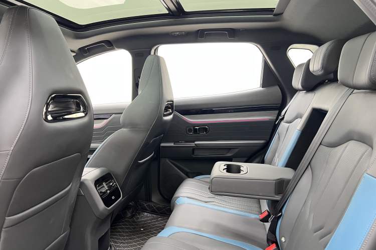 Used JETOUR Shanhai L6 2024 1.5TD DHT ULTRA